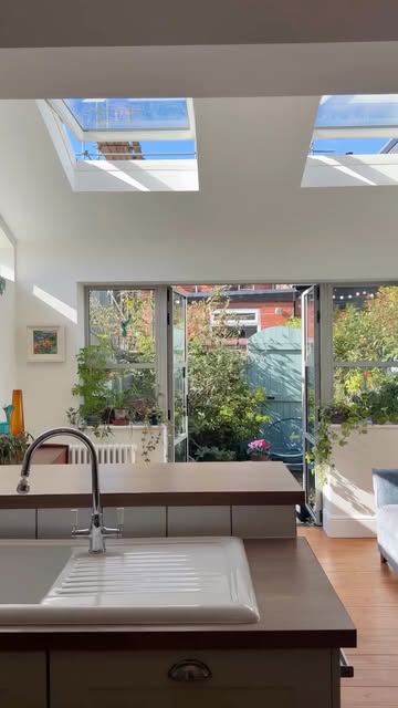📍Royal Avenue, Chorlton Green 

A beautifully presented and thoughtfully extended two double bedroom, period, end-terraced property. 💜

🏡£425,000
🛌2
🛁2 

See more of this property via our website!

#chorltongreen #southmanchester