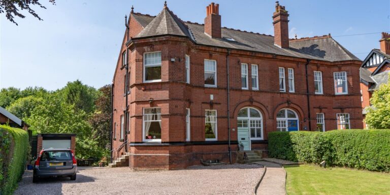 197 Urmston Lane, Stretford