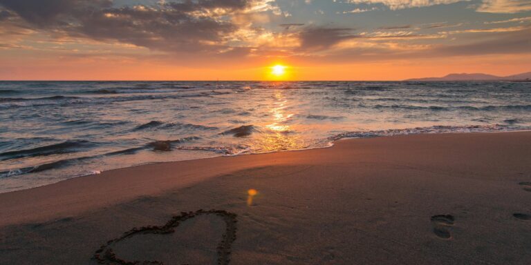 22.08.2025 sunset over the beach pexels