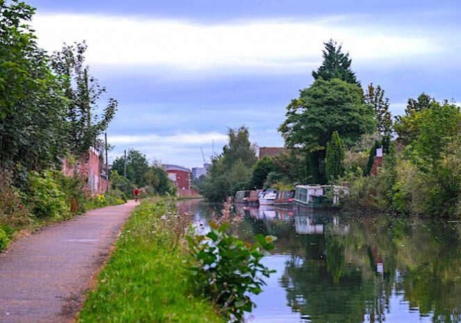 Stretford-Bridgewater-canal-696x464